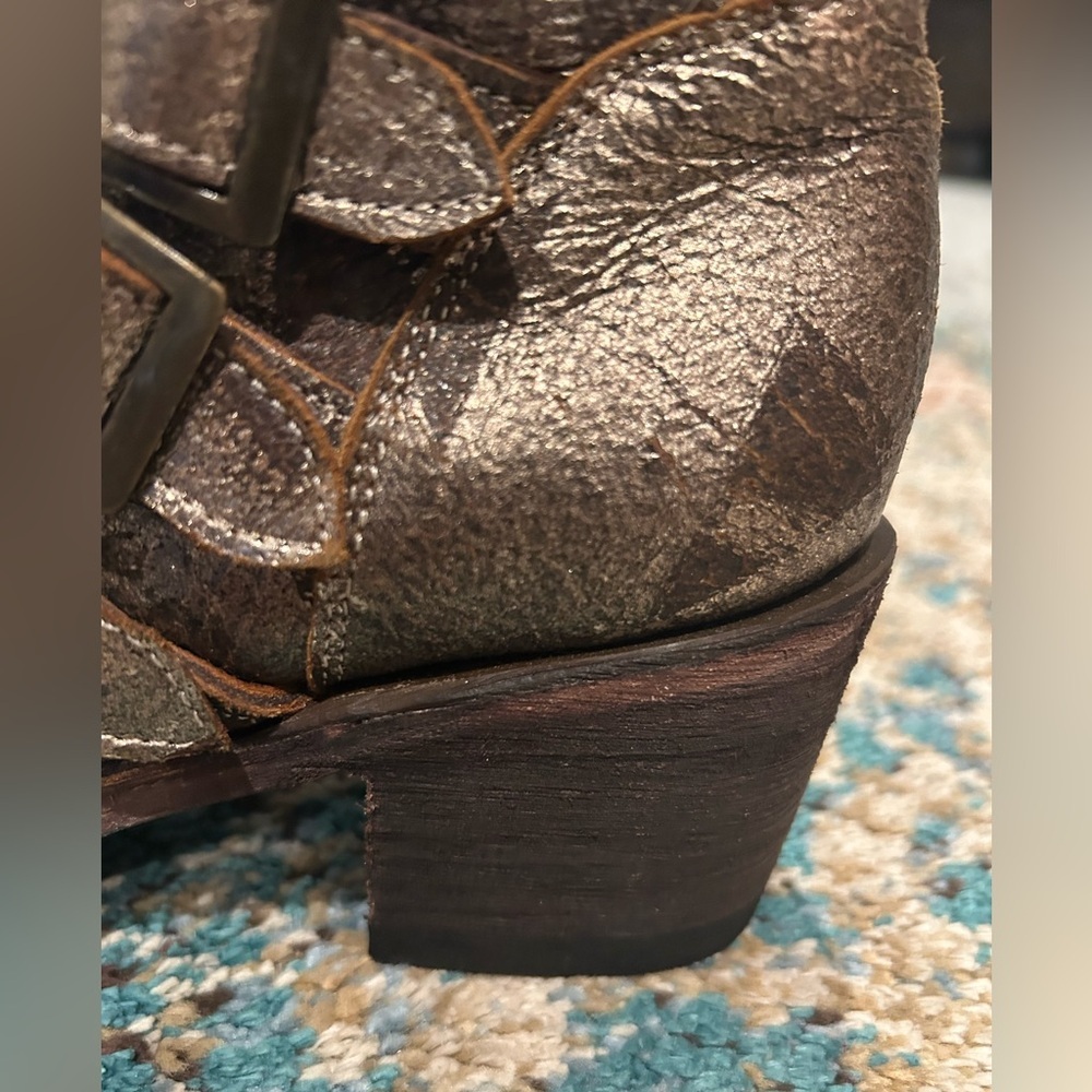 ✨NEW Stylish Bronze Metallic Ankle Buckle Boots 8.5 - Picture 4 of 10